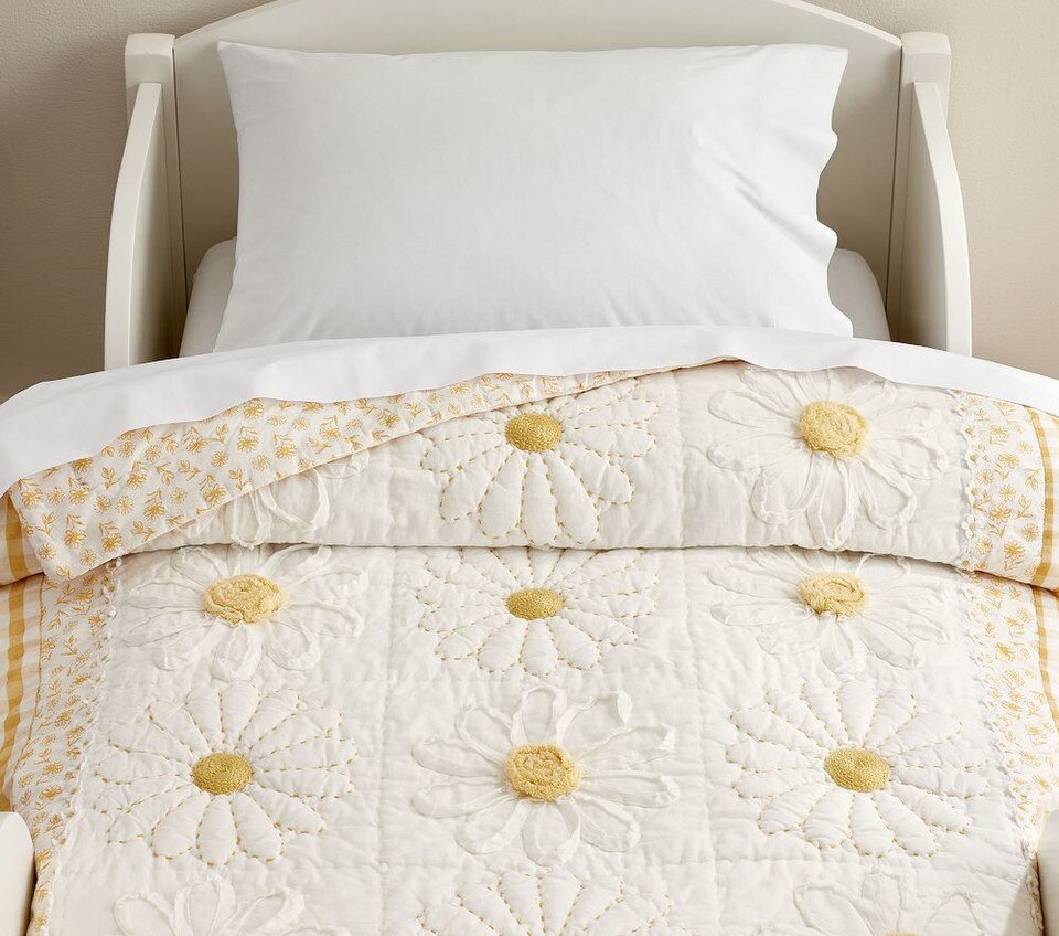 Dandy Daisy Baby Bedspread