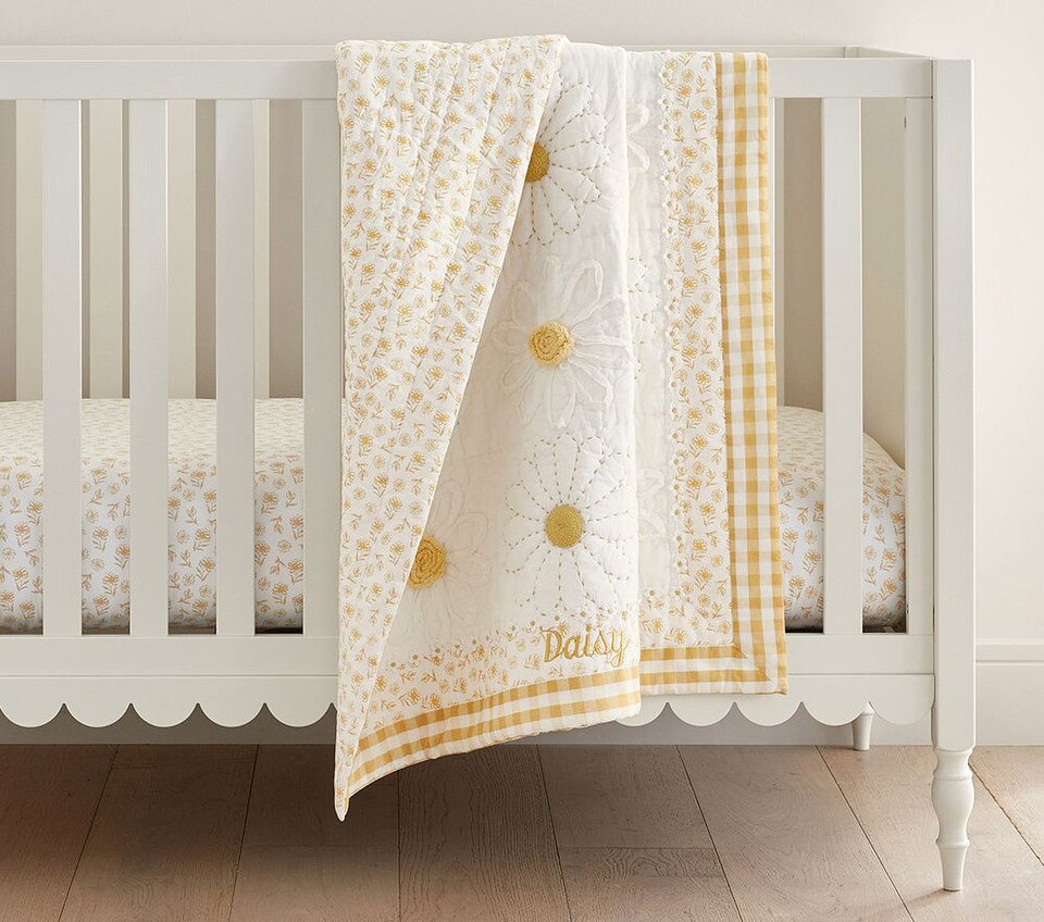 Dandy Daisy Baby Bedspread
