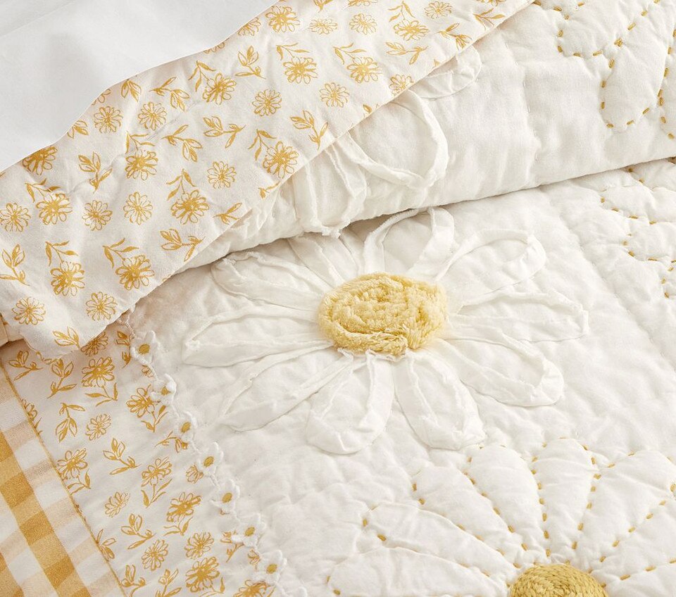 Dandy Daisy Baby Bedspread