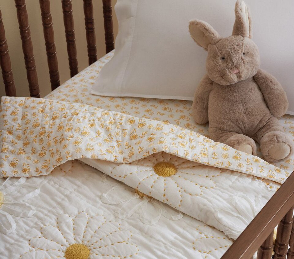 Dandy Daisy Baby Bedspread