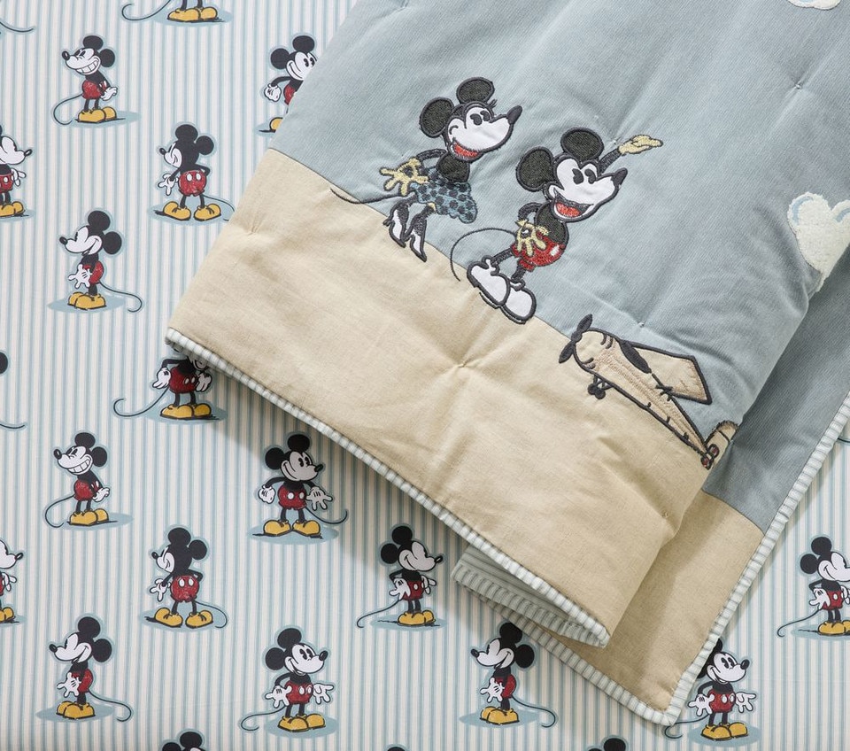Disney Home x Sanderson Mickey Mouse Clouds Toddler Bedspread