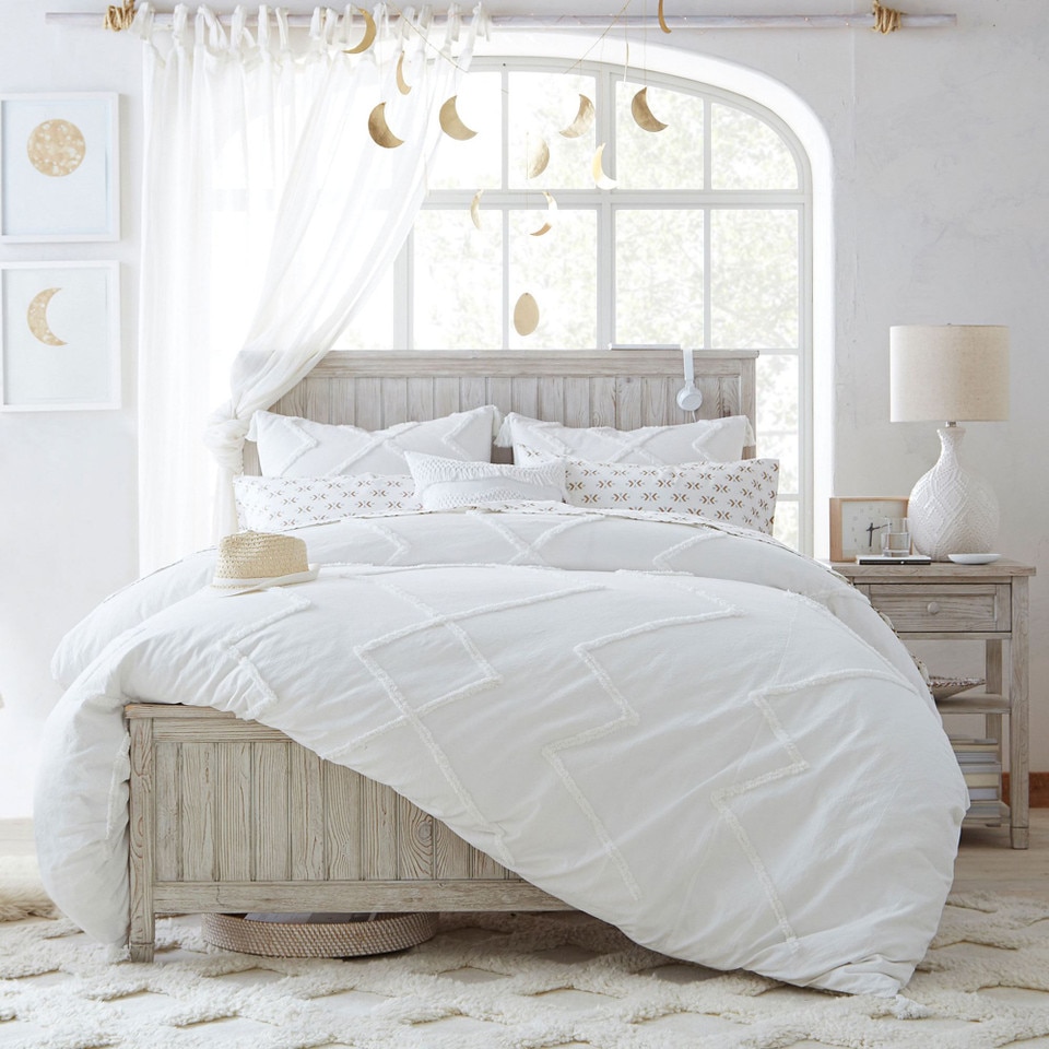 Beadboard Basic Bed