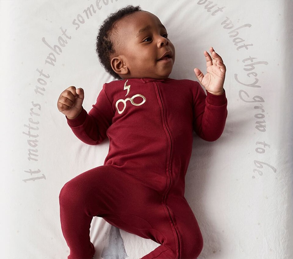 HARRY POTTER™ HOGWARTS™ Organic Picture Perfect Fitted Cot Sheet