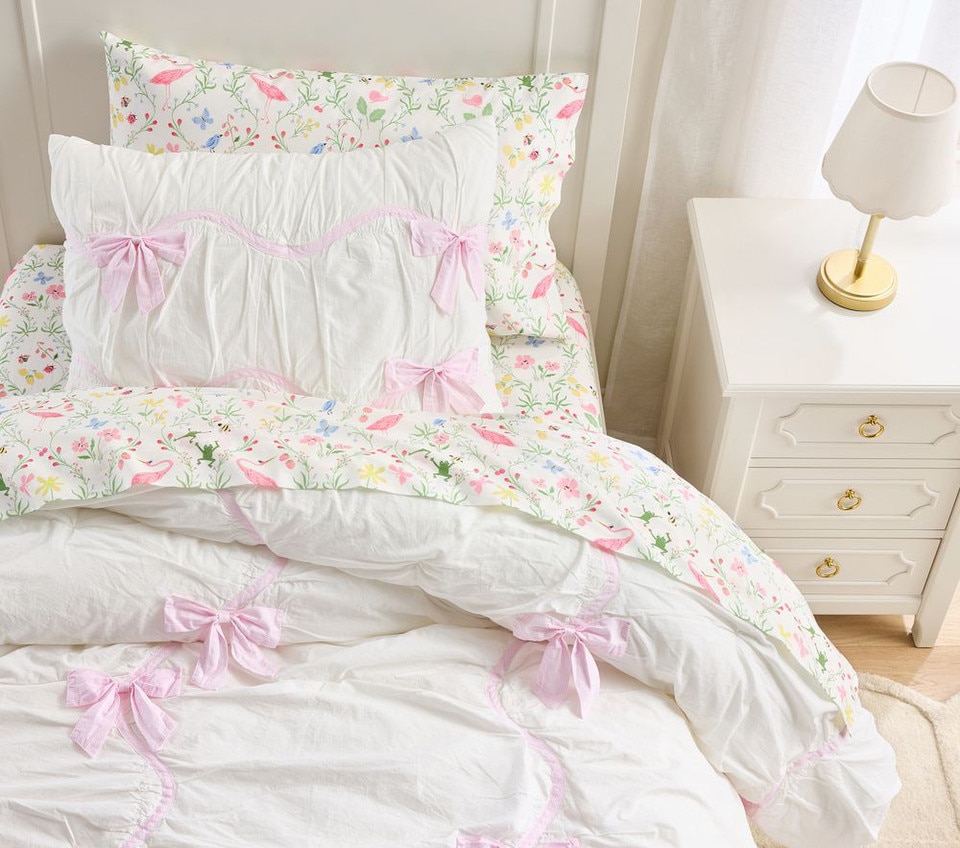 Stripe Bow Bedspread & Pillowcases