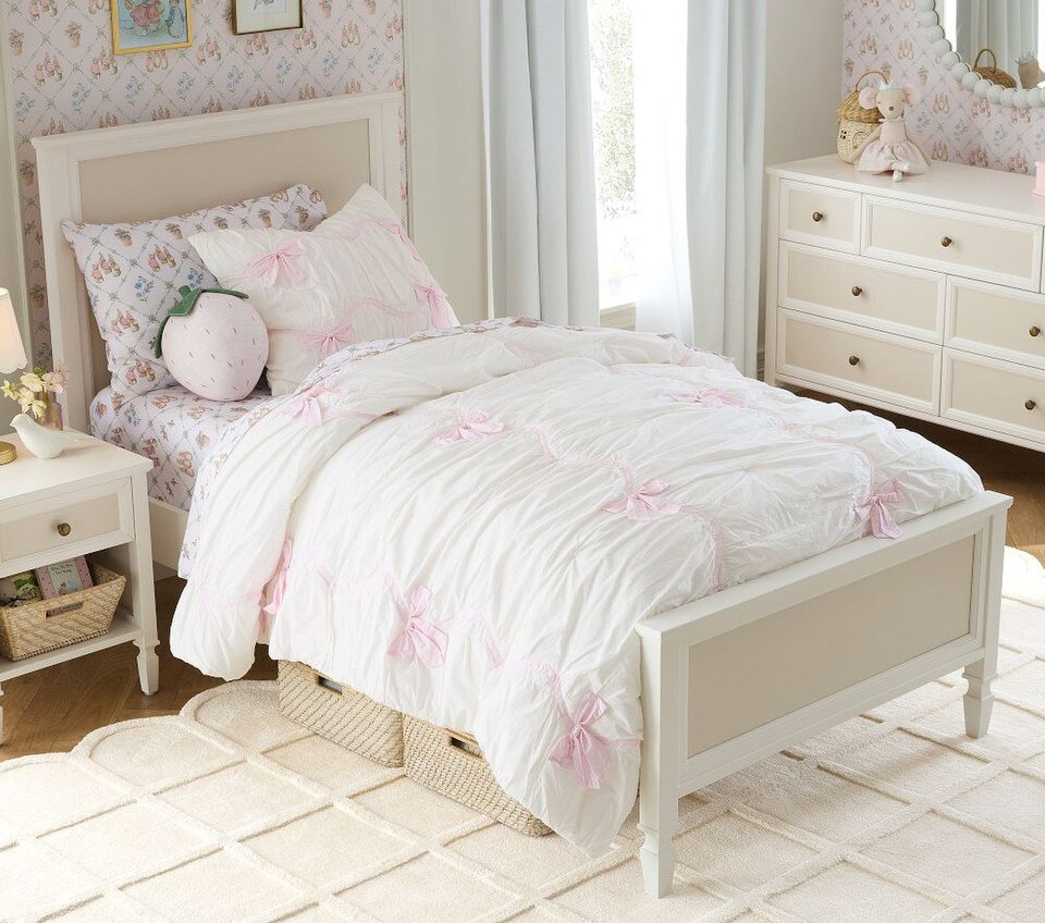 Stripe Bow Bedspread & Pillowcases